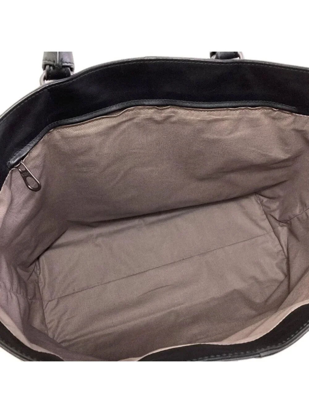Bottega Veneta Simple Design Handbag Leather